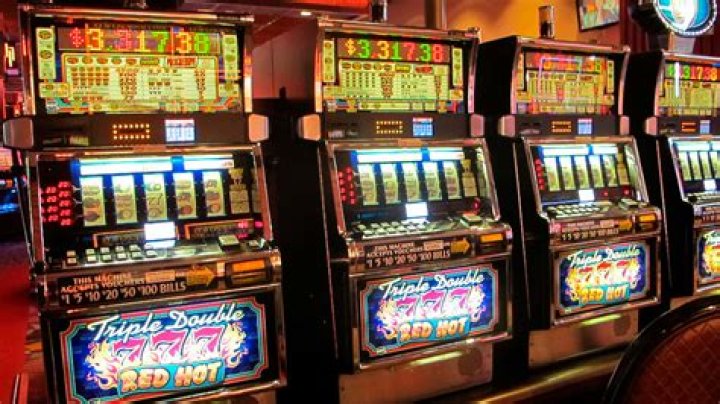 Are there slot machines in California?