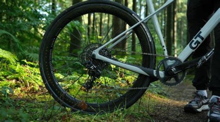 Are tracks better than wheels?