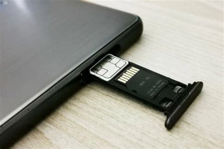 Can a SIM card be replaced?