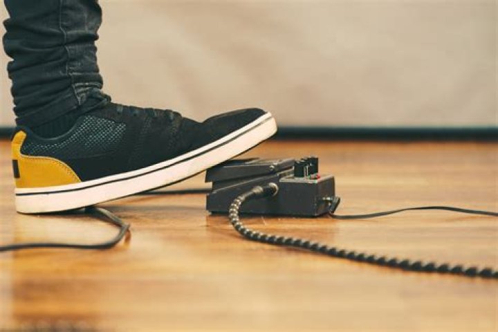 Can guitar pedals take line level?