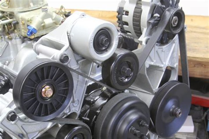 Can I drive with a frayed serpentine belt?