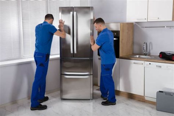 Can you lay down a refrigerator?
