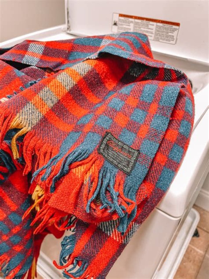 Can you machine wash merino wool blanket?