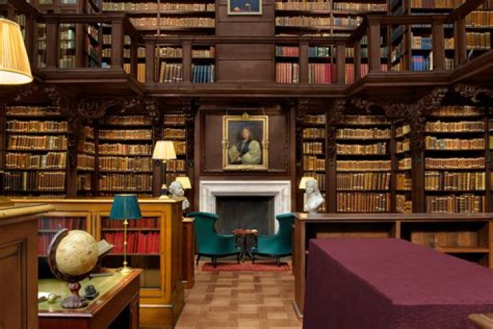 Can you return books to any Surrey library?