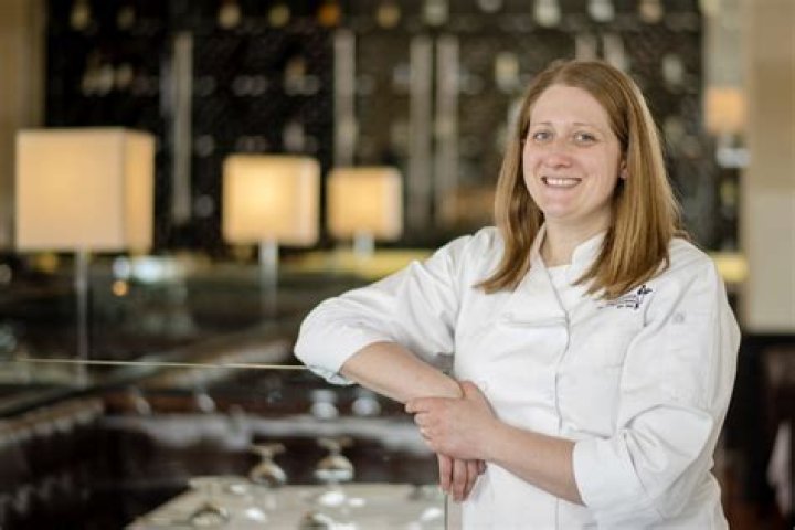 Did Amanda Freitag win Iron Chef?