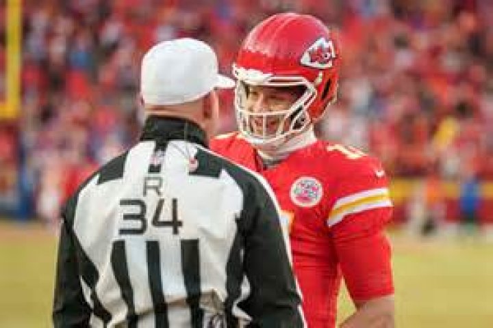 Do NFL referees get paid for travel?