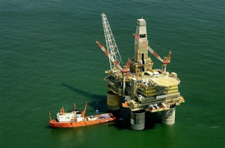 Do petroleum engineers make a lot of money?