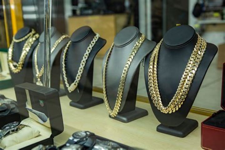 Do you need ID to sell at a pawn shop?