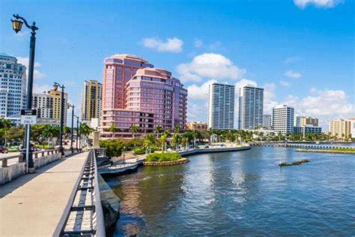 Does Amtrak go to West Palm Beach?