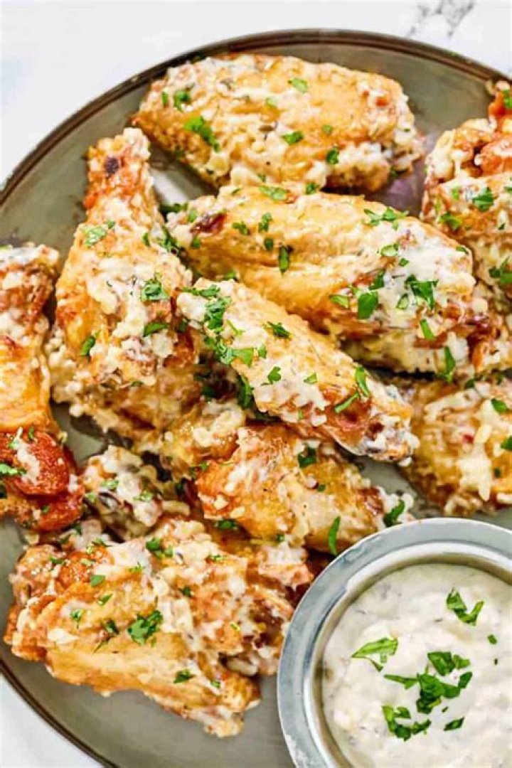 Does Buffalo Wild Wings have garlic parmesan wings?