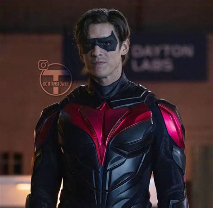 Does Nightwing have a child?