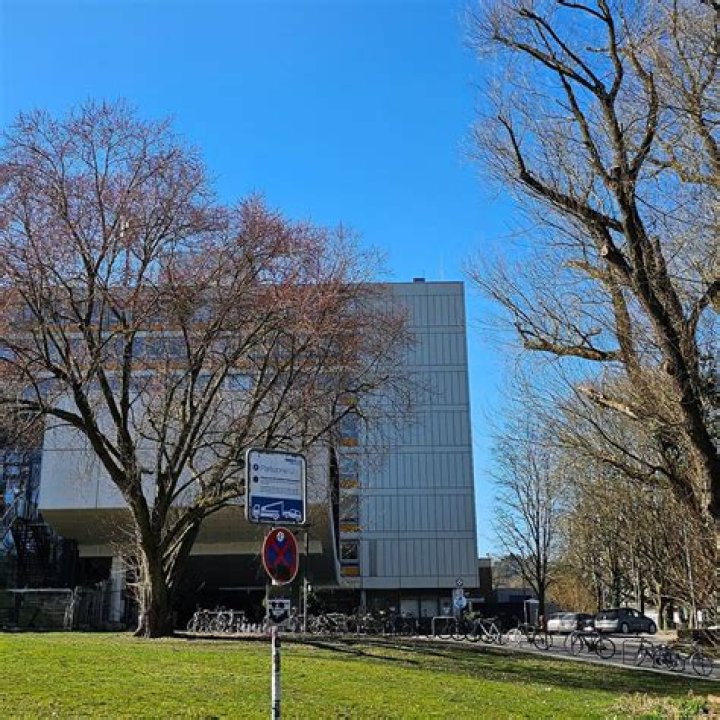 Does RWTH Aachen require gate?