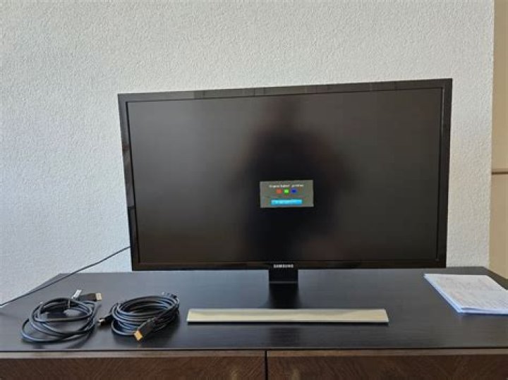 Does Samsung u28e590d have HDR?