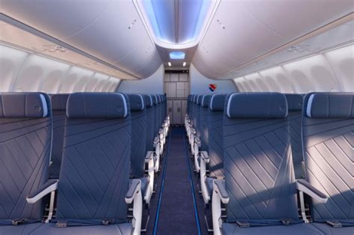 Does Southwest have red eye flights?