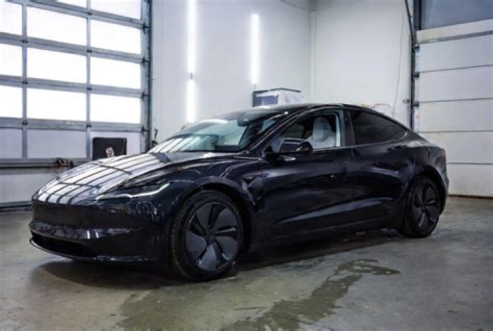 Does Tesla do marketing?