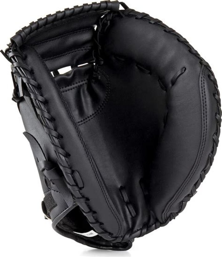 Has there ever been left handed catchers?