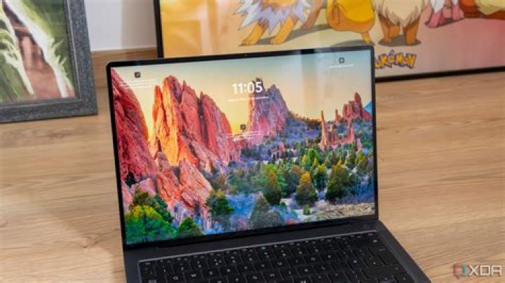 How can I use my iPad as a screen for my laptop?