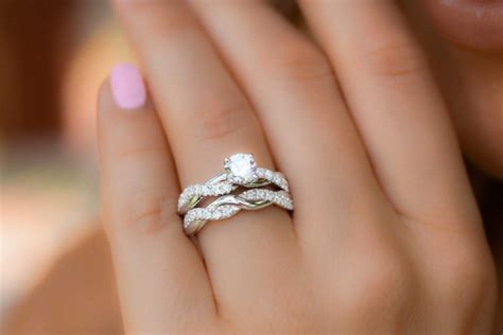 How do I choose a timeless engagement ring?
