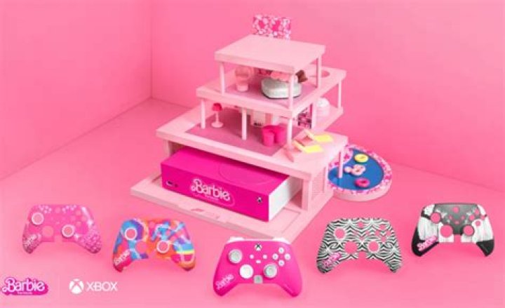 How do I customize my Xbox one console?