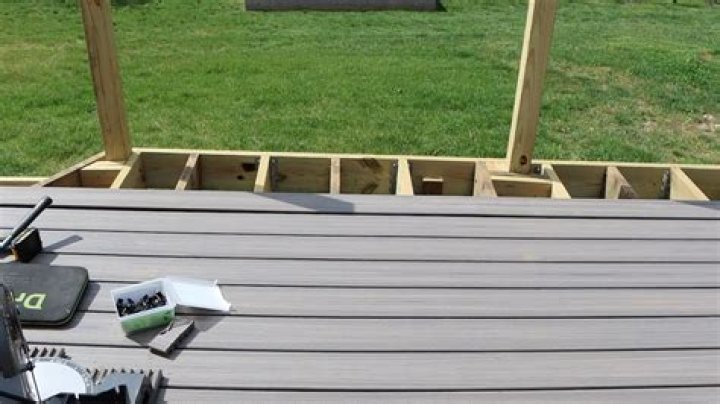 How do I make sure deck boards are straight?