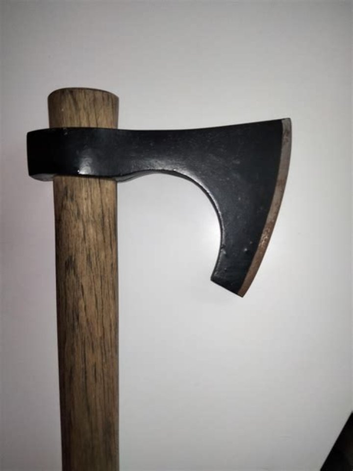 How do I stop my AXE head from rusting?