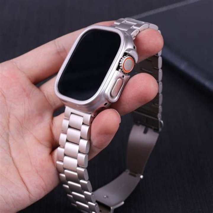 How do you clean an Apple watch bumper?