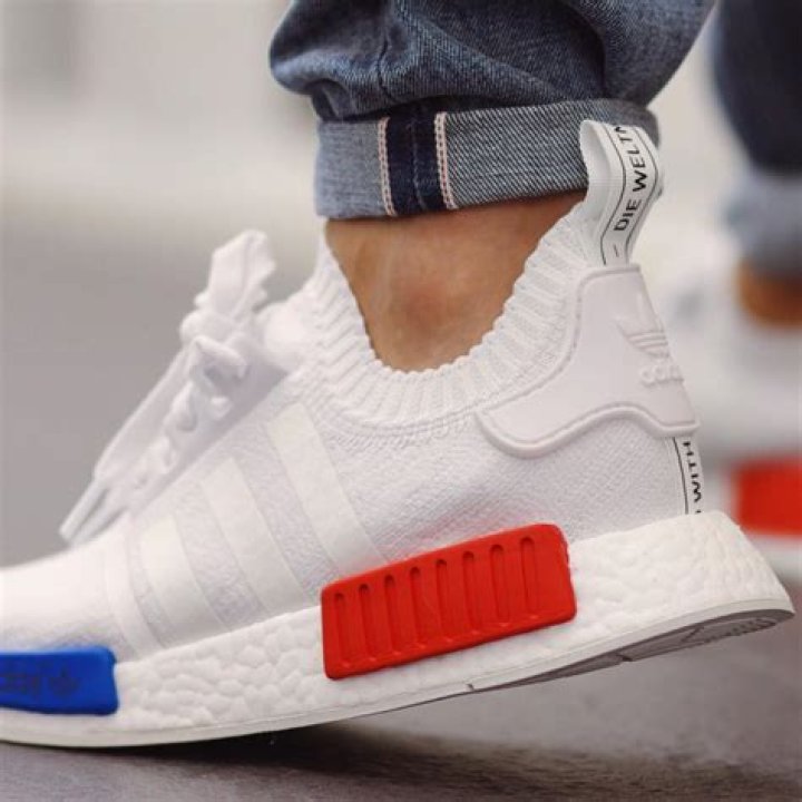 How do you clean Nmds Primeknit?