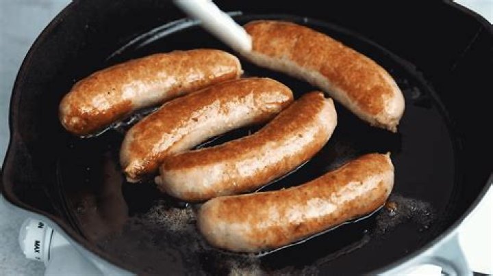 How do you cook sausages in water?