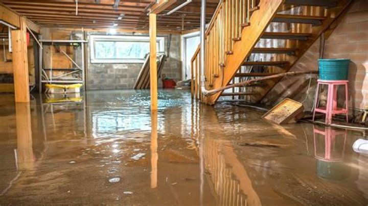 How do you fix a flooded boat engine?