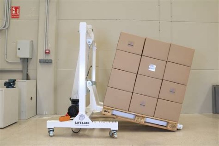 How do you lift a pallet?