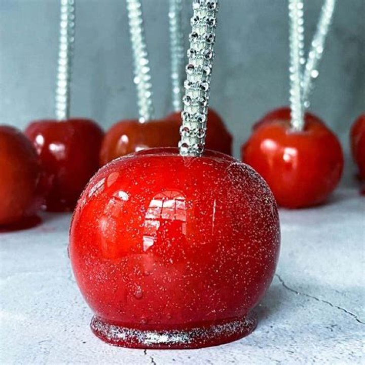 How do you make glam candy apples?