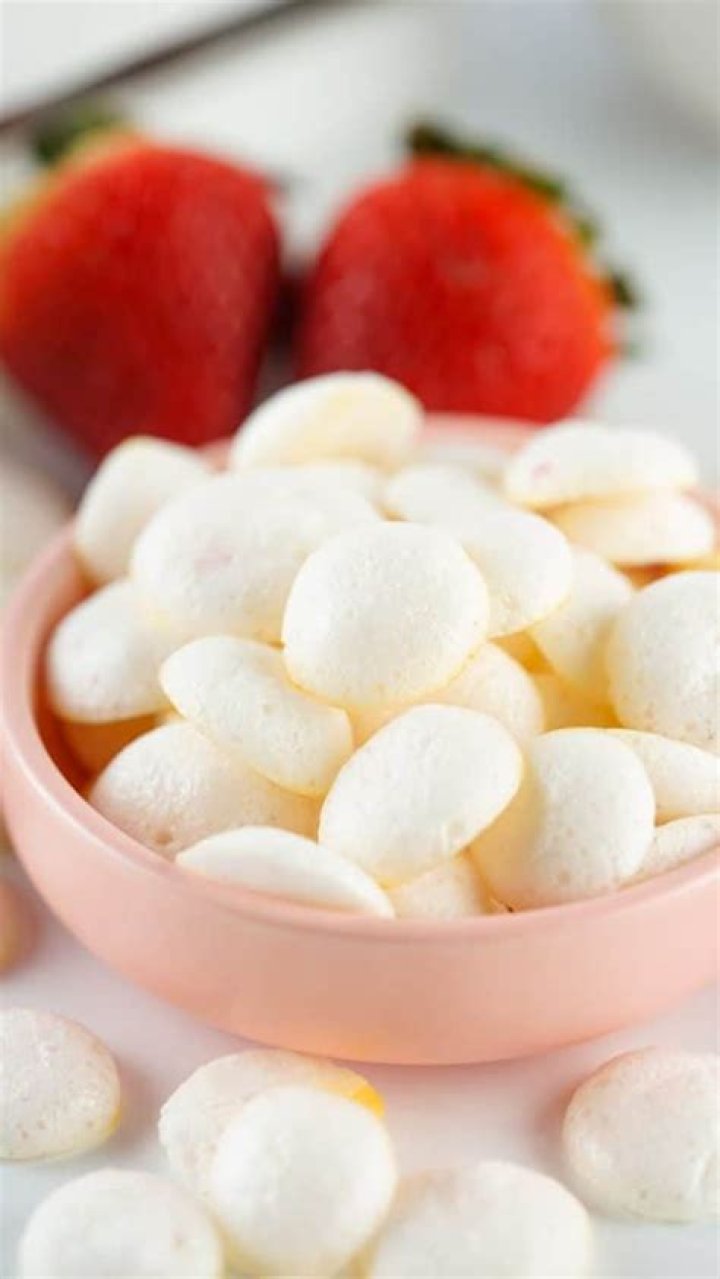 How do you make homemade yogurt melts?
