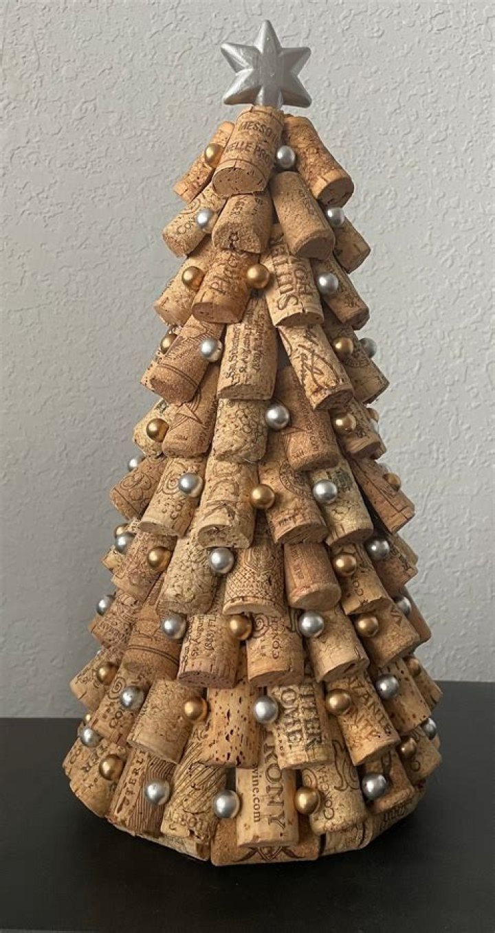 How do you make wine cork Christmas tree ornaments?