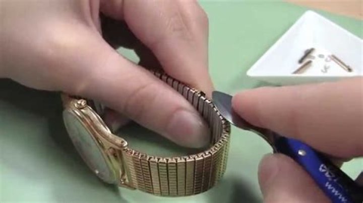 How do you remove links from a Timex expansion watch band?