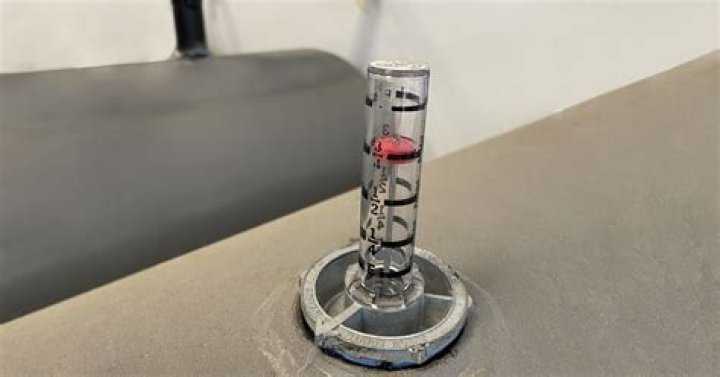 How do you replace a fuel oil tank gauge?