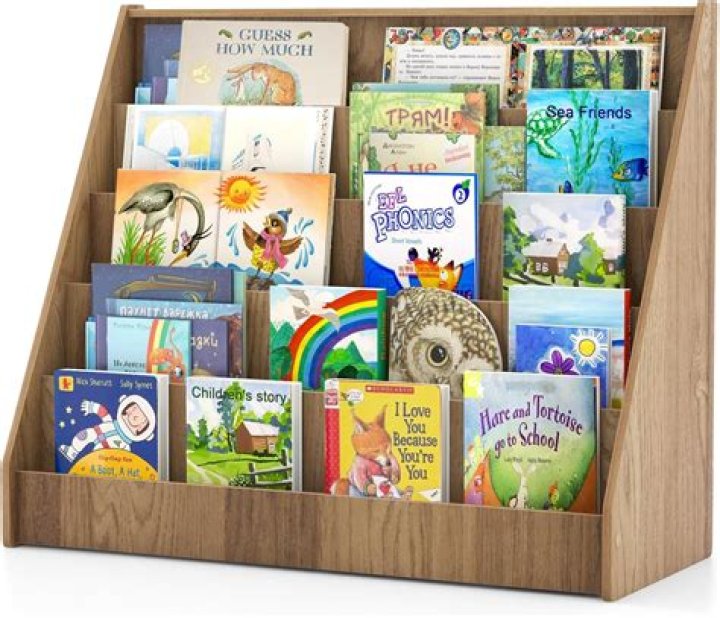 How do you stage a bookshelf to sell a house?