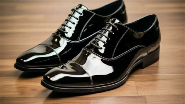 How do you stretch patent shoes?