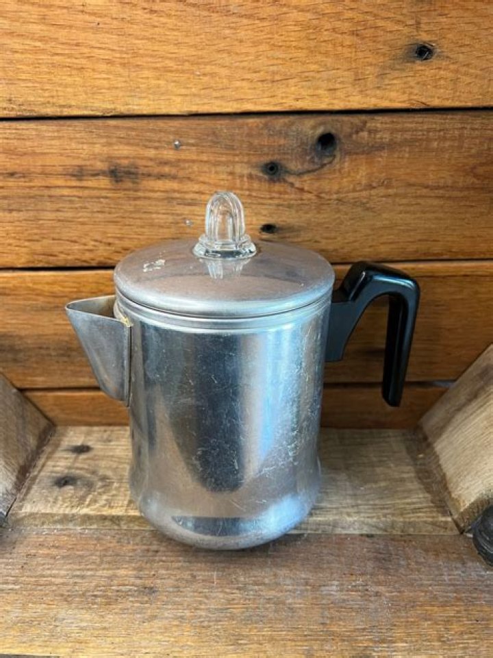 How do you use an old fashioned coffee maker?