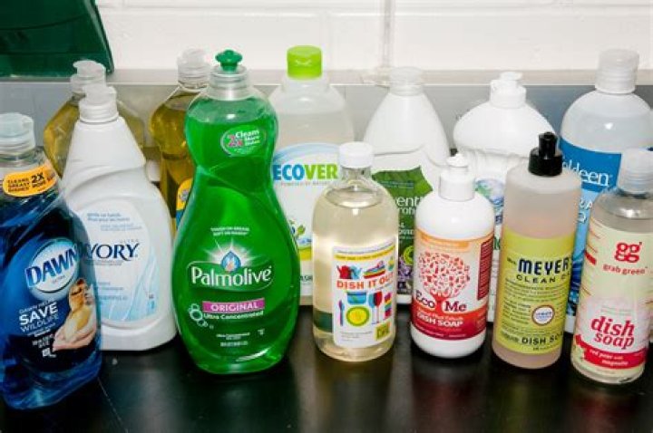How do you use Lysol detergent?