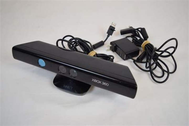 How do you use voice commands on Xbox Kinect?