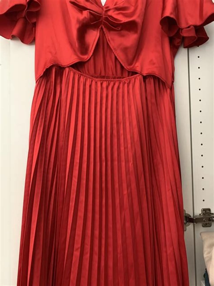 How do you wash a crinkle dress?