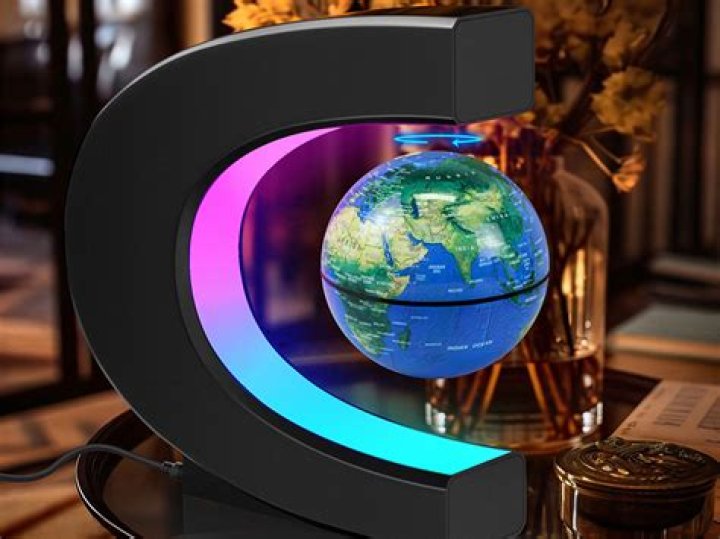 How does the magnetic floating globe work?