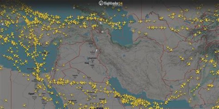 How far is the flight from Toronto to Fiji?