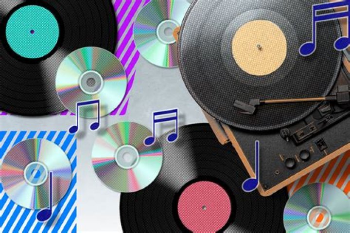 How is data written to a CD R?