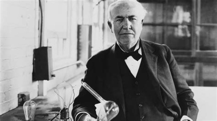 How long did Edison's light bulb last?