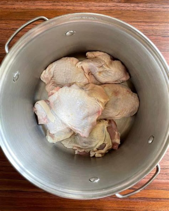 How long should you boil chicken thighs?
