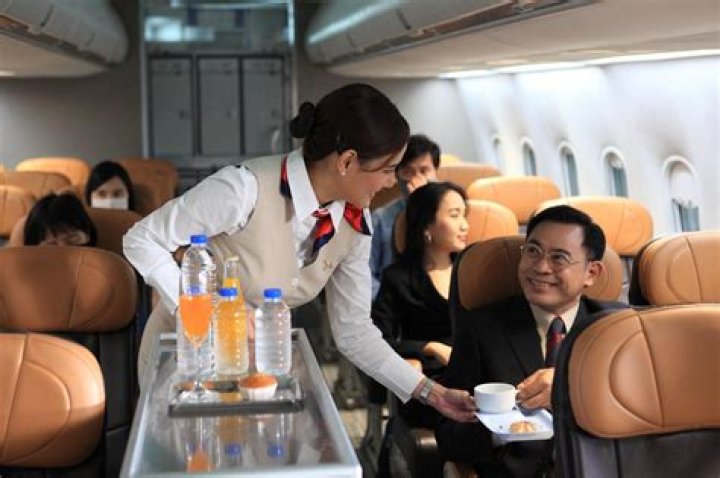 How many hours a week does a flight attendant work?