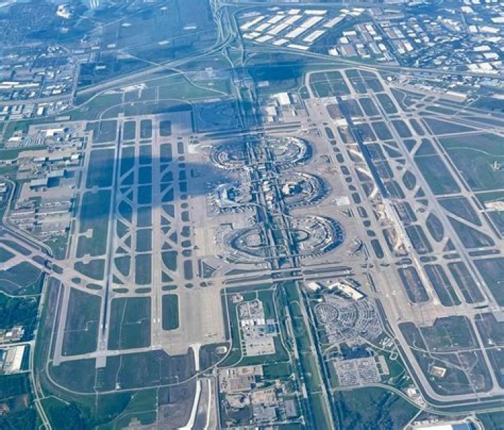 How many runways does DFW Airport have?