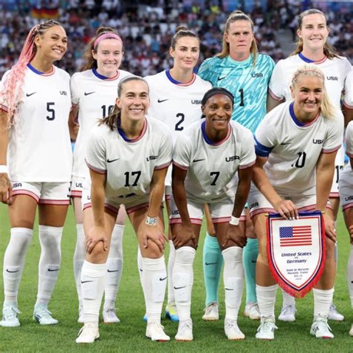 How much do US women's soccer players make?