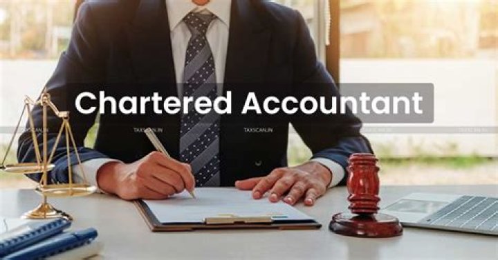 How much does a chartered accountant earn in USA?